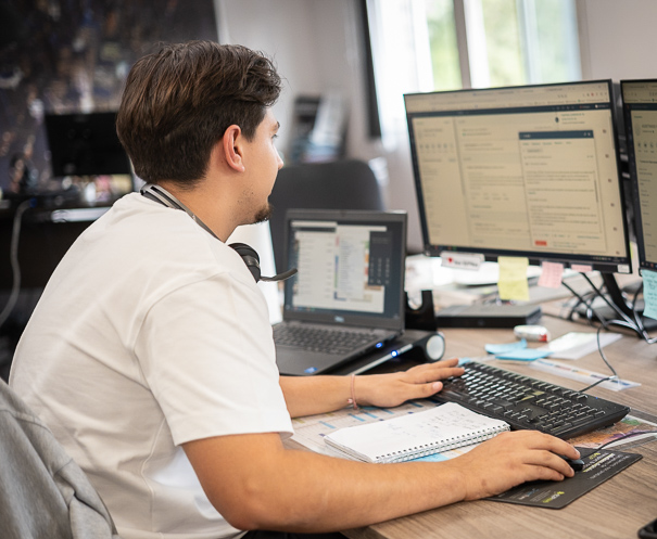 Supporto B2PWeb Italy per trasportatori, assistenza telefonica e sul campo, configurazione guidata della piattaforma, tutorial aggiornati e servizio di mediazione per lavorare in sicurezza